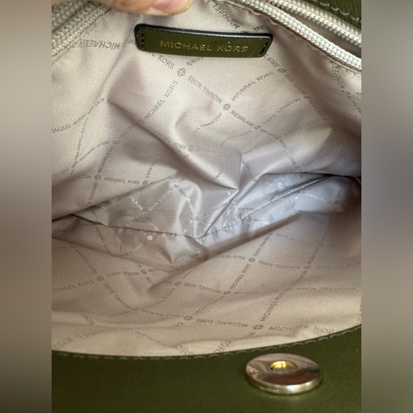 Michael Kors Savannah Satchel olive green leather bag with wallet/wristlet. Set - Picture 4 of 16